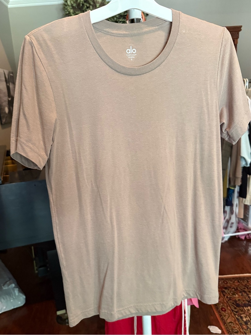 Alo Yoga Tee